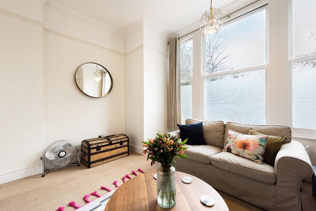 Heart Of Ealing Apartment With Garden Londra Dış mekan fotoğraf